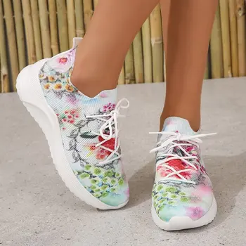 Обувки Дамски, новост 2023 г., Вязаная дамски Вулканизированная обувки, Летни дамски маратонки, за да е подходяща по цвят Ежедневни обувки за ходене дантела
