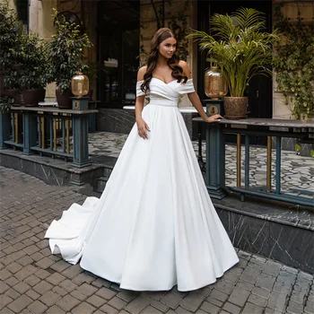 Дамско елегантно атласное Сватбена рокля с открити рамене, проста гънка, Трапециевидные Принцесата рокли в стил Бохо, 2022, по поръчка