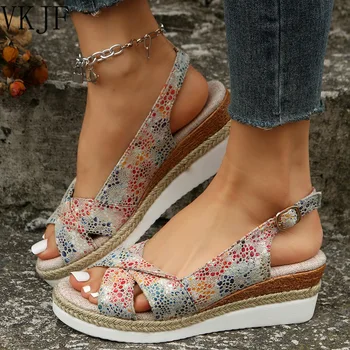 Модни дамски сандали на танкетке с отворени пръсти, Лято 2023, лека дамски обувки-гладиатор на платформата, по-Големи размери, нескользящие плажни сандали