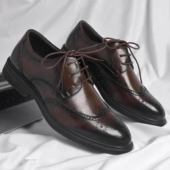 Корейската версия на Мъжкия бизнес офис ежедневието кожени обувки с остър чучур, гъвкави дишаща кожена обувки черно/кафяво на цвят дантела